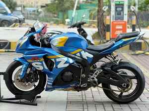 <span class=keywords><strong>Suzuki</strong></span> GSX1000 1000cc - Raffreddamento a Liquido, EFI, 4 Cilindri, Affidabilità e Prestazioni Sportive Brutali >180km/h - Product Image 2