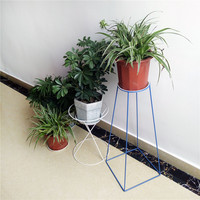 Supports de présentation de plantes en métal personnalisés pour l'intérieur et l'extérieur, en forme de pot de fleurs d'angle décoratif