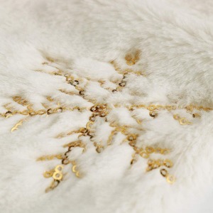 Chaussettes de Noël en peluche en gros avec broderie flocon de neige doré, grands sacs cadeaux suspendus pour la décoration d'arbre et de cheminée - Product Image 2