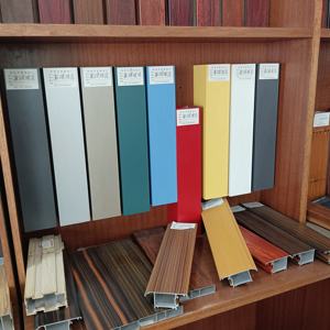 ガーデンフェンスパネル屋外用家具押し出しアルミ木目プロファイルフェンススラットスクエアチューブ - Product Image 4