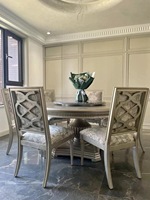 Ensemble de table et chaises de salle à manger de luxe de style américain en bois massif, table ronde en marbre sculptée à la française