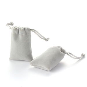 GLAMPKG Top Quality Custom Logo Printed Luxury Velvet Drawstring Bag Small Necklace Jewelry Gift Personalised Velvet Pouch - Product Image 4