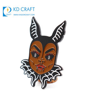 Ucuz özel komik yaka pin rozeti metal gökkuşağı glitter kayalık korku resim gösterisi emaye pin - Product Image 4
