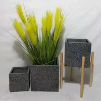 Pots et jardinières classiques nordiques en fibre de verre pour la maison, le jardin, le sol et les centres commerciaux - Emballage carton durable et écologique