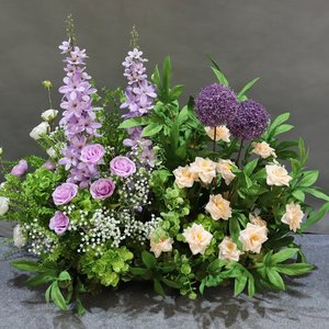 L-070 Composizione Floreale in Seta Fatta a Mano Riutilizzabile per Decorazioni di Matrimoni e Feste - Product Image 1