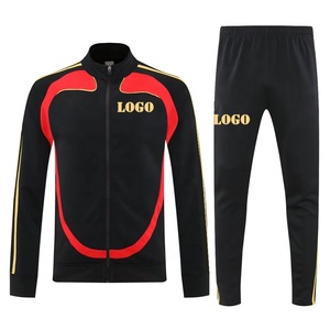Pantaloni giacca da <span class=keywords><strong>calcio</strong></span> uomo di alta qualità con logo nero strisce rosse <span class=keywords><strong>tuta</strong></span> da uomo Set personalizzato <span class=keywords><strong>tuta</strong></span> da ginnastica per uomo - Product Image 1