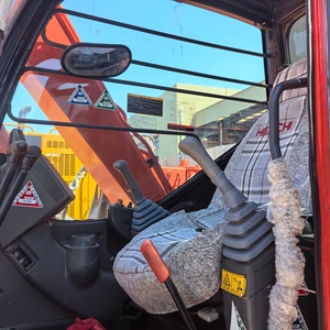 Excavadora Usada Hitachi 60 ZX60 Original de 6 Toneladas Fabricada en Japón con Caja de Cambios y Bomba, Bajo Consumo de Combustible, Fácil Mantenimiento - Product Image 6