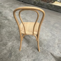 Chaises blanches empilables populaires classiques de Thonet de résine en plastique de 1000 livres pour la partie d'événement