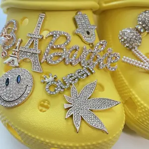 Emas dan Perak Produk Diberkati Ready Stock Berlian Sepatu Dekorasi Kristal Sumbatan Mewah Bling Desainer Croc Charms
