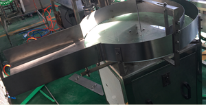 เครื่องจัดเรียงขวดพลาสติกทรงกลม PET PE ยี่ห้อ Yunqingtech แบบหมุนได้ พร้อมแท่นหมุนสำหรับใส่ขวดอะลูมิเนียม - Product Image 4