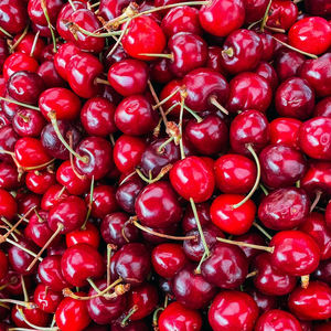 Ferme luxueuse-Cerises rouges fraîches au goût naturel Cerises douces et fraîches de qualité - Product Image 2