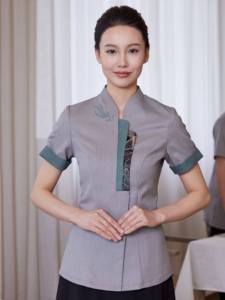 Nouvelle Collection Printemps-Été 2025 Billion Long Spring Summer, Tunique de barman à manches courtes en soie brodée chinoise Koi, pour personnel d'hôtellerie, de <span class=keywords><strong>restauration</strong></span>, de restaurants de fondue et de salons de thé - Product Image 4