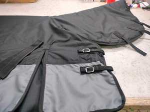 Couverture d'hiver pour cheval, couvrant tout le corps, avec protection du cou, pour conditions hivernales extrêmes - Product Image 4