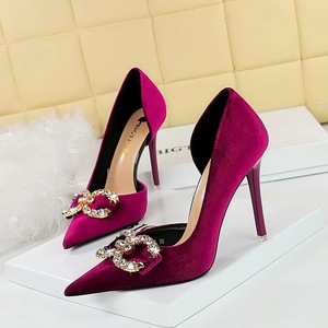 Sandalias de Tacón Alto con Pedrería en Color Vino, de Ante Sintético, para Mujer, Color Verde, Punta Puntiaguda, Tacón de Aguja de 7CM/10.5CM - Product Image 1