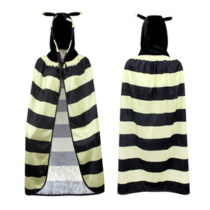 Cape adulte coccinelle et abeille pour fêtes costumées d'Halloween et capes sur le thème des animaux - Product Image 2