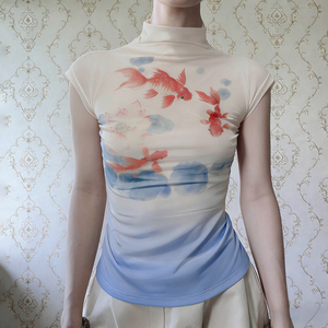 Camiseta vintage Y2K con estampado de pez dorado para mujer, camiseta gráfica de verano con cuello simulado y corte ajustado degradado, estética y linda - Product Image 4