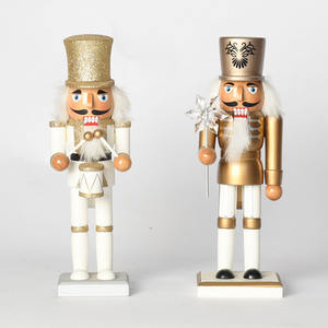 Nouveaux produits <span class=keywords><strong>pas</strong></span> <span class=keywords><strong>cher</strong></span> ornements de noël décoratifs en bois 26cm <span class=keywords><strong>casse</strong></span>-<span class=keywords><strong>noisette</strong></span> pour table - Product Image 1