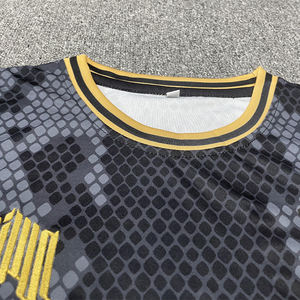 Maillot de football pour hommes avec broderie d'écusson de sublimation personnalisée - Product Image 4
