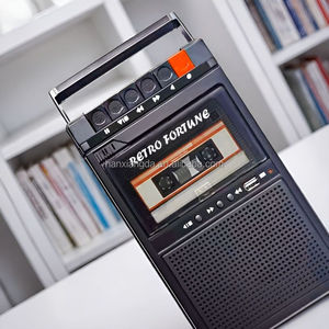 Reproductor de Casetes Retro HXD-P5 RETRO FORTUNE, Reproductor de Casetes <span class=keywords><strong>Vintage</strong></span> con USB, Bluetooth, MP3, <span class=keywords><strong>Walkman</strong></span>, Colores Negro, Verde y Blanco, Altavoz - Product Image 1