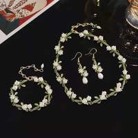 Ensemble de bijoux 3 pièces Boho Vintage Enchanted Forest Boucles d'oreilles en plaqué or avec perles simulées Collier Bracelet Cadeau d'anniversaire pour