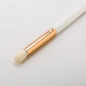 Rose Gold Long Wood Handle Eyeshadow Makeup Brush with Natural Wool Bristles Lip Liner Eyebrow Pencil Flat Style Smudging Brush