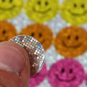Pas cher Rond Logo Personnalisé Die Kiss Cut Holographique Laser arc-en-ciel Dot Sourire Emojis Autocollant - Product Image 2