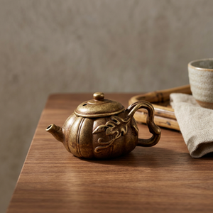 Théière traditionnelle chinoise en métal avec couvercle et poignée, pot à eau miniature décoratif - Product Image 5