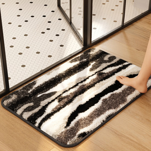 Alfombra de Baño Premium a Rayas, Rectangular, Absorbente, Antideslizante, de Felpa, Estilo Americano, Color Negro y Blanco Lechoso Entrelazado - Product Image 1