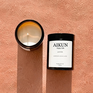 AIKUN ผู้จัดจำหน่าย OEM รับผลิตเทียนหอมในขวดแก้วพรีเมียมแบบกำหนดเองจำนวนมาก สำหรับของขวัญวันหยุด คริสต์มาส วันเกิด ตกแต่งบ้าน - Product Image 3