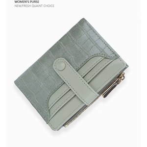 Cartera de Cuero Suave con Cremallera y Patrón de Cocodrilo para Mujer, con Protección RFID, Nueva, Corta, Pequeña, Moderna, para Monedas y Tarjetas - Product Image 1