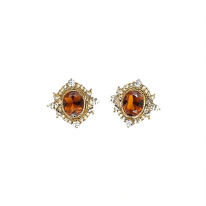 Boucles d'oreilles clous en or E3732 pour femme, design floral vintage, sertissage griffe, bijoux fins pour usage quotidien - Product Image 1