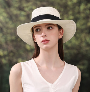 Vente en gros de logo personnalisé Fadora nouveau design à bord court Trilby papier Sombrero Panama Fedora chapeau de paille casquette pour hommes et femmes - Product Image 3