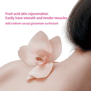 Huile de Bain Triple Action Naturelle Éclaircissante et Hydratante à l'Extrait Végétal, Formule Moussante Végane Testée Dermatologiquement pour le Nettoyage en Profondeur - Product Image 2