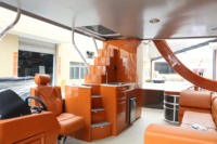 Salle de bain de table de bar de bateau de ponton en aluminium à deux étages de 30 pieds pour le divertissement familial, les croisières et le moteur hors-bord