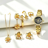 Coffret cadeau montre femme avec cadran 30 mm, montre ornée de strass, bracelet fleuri, collier, bague et boucles d'oreilles