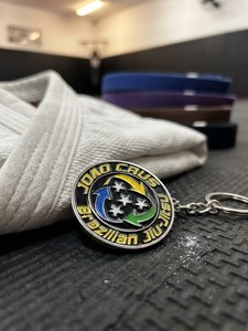 Porte-clés rond en émail doux personnalisé avec logo « <span class=keywords><strong>Joao</strong></span> Cruz Brazilian Jiu-Jitsu », en métal argenté, souvenir pour étudiants de BJJ, cadeau pour la salle de sport - Product Image 3