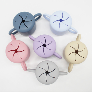 Vaso de Aprendizaje de Silicona Premium Libre de BPA para Bebés y Niños de 1 a 2 Años, Ecológico y Duradero, Disponible en 9 Colores - Product Image 3