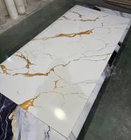 Panneau mural en PVC doré imperméable moderne, feuille de marbre UV pour usage domestique et en salle de sport