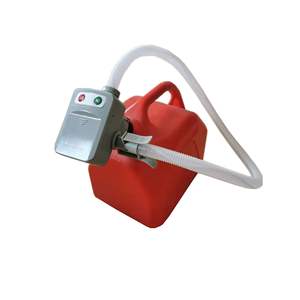 Bomba de aceite de plástico para exteriores con batería 4AA y manguera doméstica de baja presión de 2.4G/L para agua y combustible - Product Image 5