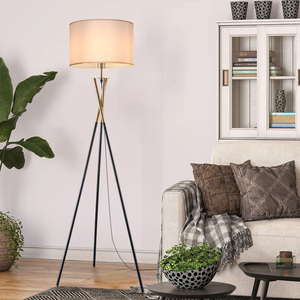 Lampadaire Tré<span class=keywords><strong>pied</strong></span> en Métal avec <span class=keywords><strong>Abat</strong></span>-<span class=keywords><strong>jour</strong></span> en Tissu, Culot E27, Interrupteur au <span class=keywords><strong>Pied</strong></span> pour Salon, Chambre, Bureau, Décoration Intérieure, Luminaire <span class=keywords><strong>sur</strong></span> <span class=keywords><strong>Pied</strong></span> - Product Image 1