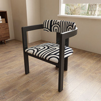 Fauteuil de loisirs moderne en bois massif, revêtu de cuir, super confortable, design capitonné pour chambre, salon, salle à manger
