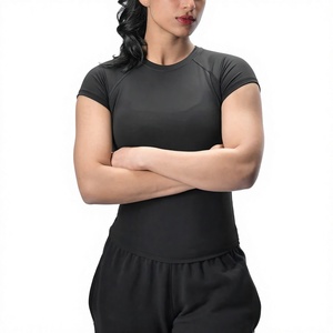 T-shirt à col rond slim fit pour femme, noir, manches courtes, haut de sport athlétique - Product Image 4