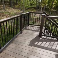 Rampe de terrasse en aluminium de qualité supérieure pour terrasse extérieure avec poteaux robustes et options de couleurs personnalisées