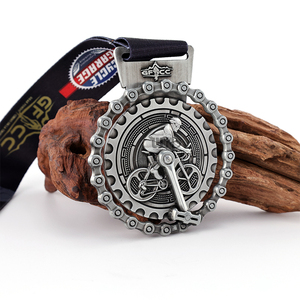 Medaglia Sportiva Personalizzata per Ciclismo con Nastri, <span class=keywords><strong>Logo</strong></span> Inciso 3D in Lega di Zinco Placcata Argento - Product Image 6