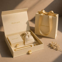 Boîte à bijoux à fermeture magnétique, emballage cadeau en papier de luxe avec logo personnalisé, insert souple, boîte cadeau en papier rigide imprimée sur mesure
