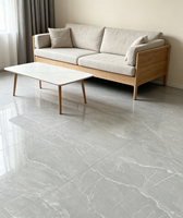 Carrelage en porcelaine émaillée effet marbre gris 600x600 mm, surface polie, sol intérieur, maison moderne, utilisation salle de bain et cuisine