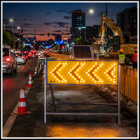 Panneau de signalisation directionnel solaire à LED étanche en aluminium ABS PC avec support, panneau routier prismatique haute intensité