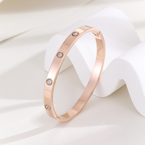 Pulsera de Diamantes de Lujo Premium Starry Sky Rose Gold, Acero de Titanio, Resistente a la Decoloración, Novedad 2024, Venta al por Mayor - Product Image 4