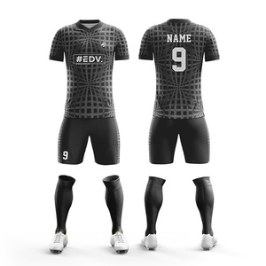 Desgaste de fútbol impreso sublimado adecuado al aire libre Desgaste de fútbol transpirable de diseño libre para hombres - Product Image 5