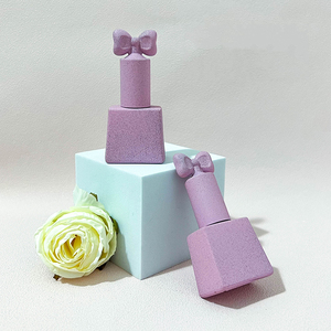 Flacon de vernis à ongles en verre mignon de 12 ml pour enfants, flacon de vernis à ongles avec nœud, vernis à ongles coloré, fabriqué en Chine - Product Image 2